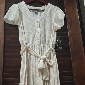 Elegant Cream Midi Dress